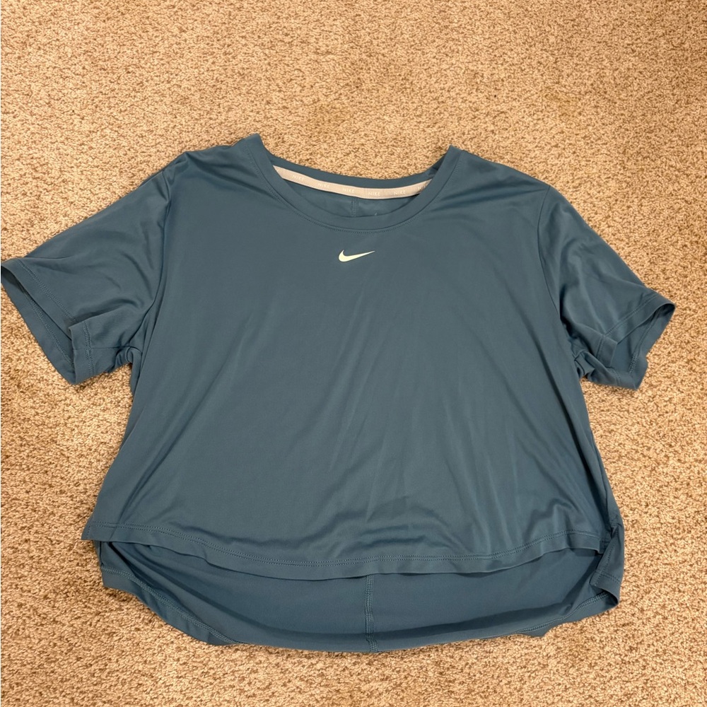 Nike Women's Teal Short Sleeve Tee